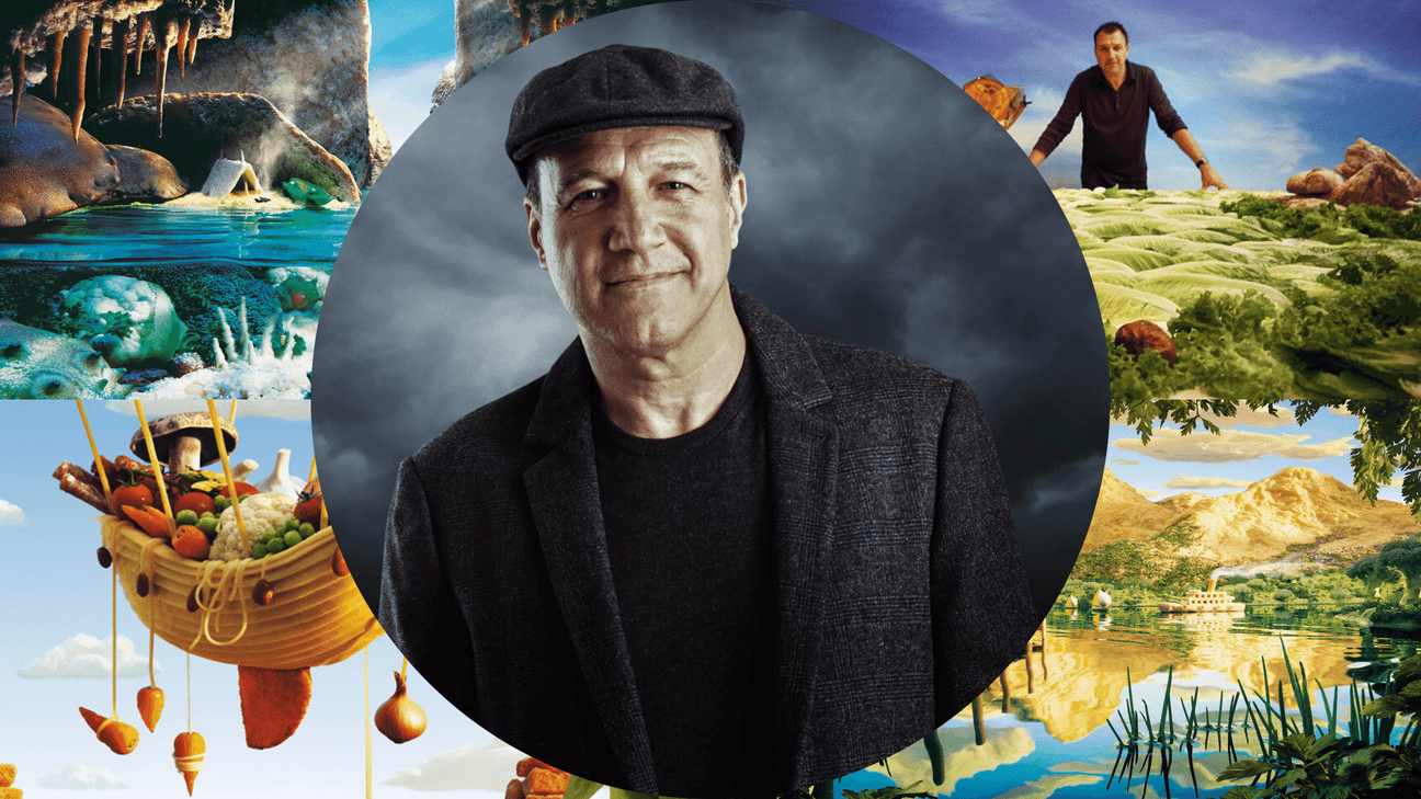 Warner espone la sua visione artistica tra paesaggi sognanti e composizioni surrealiste di cibo e natura, offrendo un viaggio visivo attraverso immagini che sfidano la realtà.