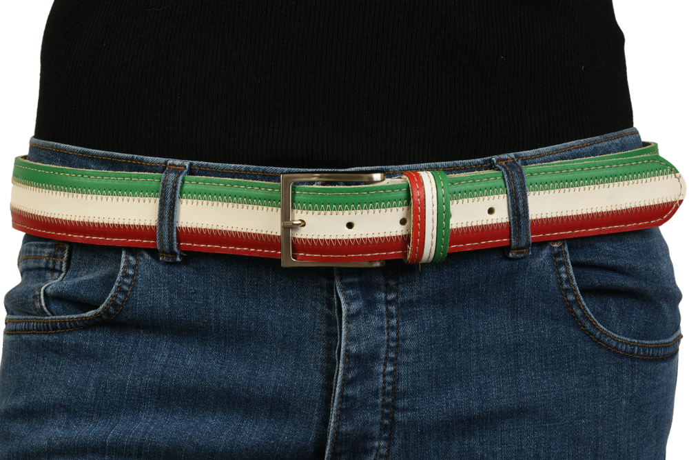 Cintura tricolore italiana indossata su jeans