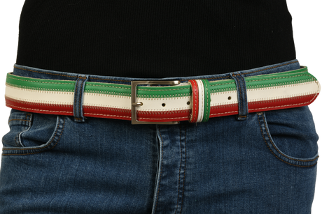 Cintura tricolore italiana indossata su jeans