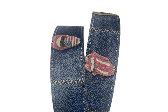 Cintura 'Global Harmony Stone' con bandiere e simboli