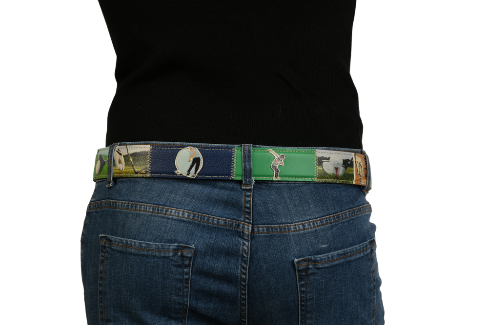 Cintura 'Green Golf' indossata su jeans, vista posteriore completa