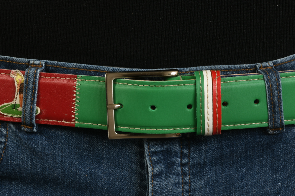 Dettaglio fibbia cintura 'Green Golf' in pelle verde