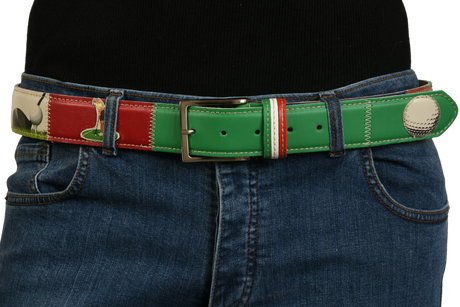 Cintura 'Green Golf' indossata su jeans, vista laterale