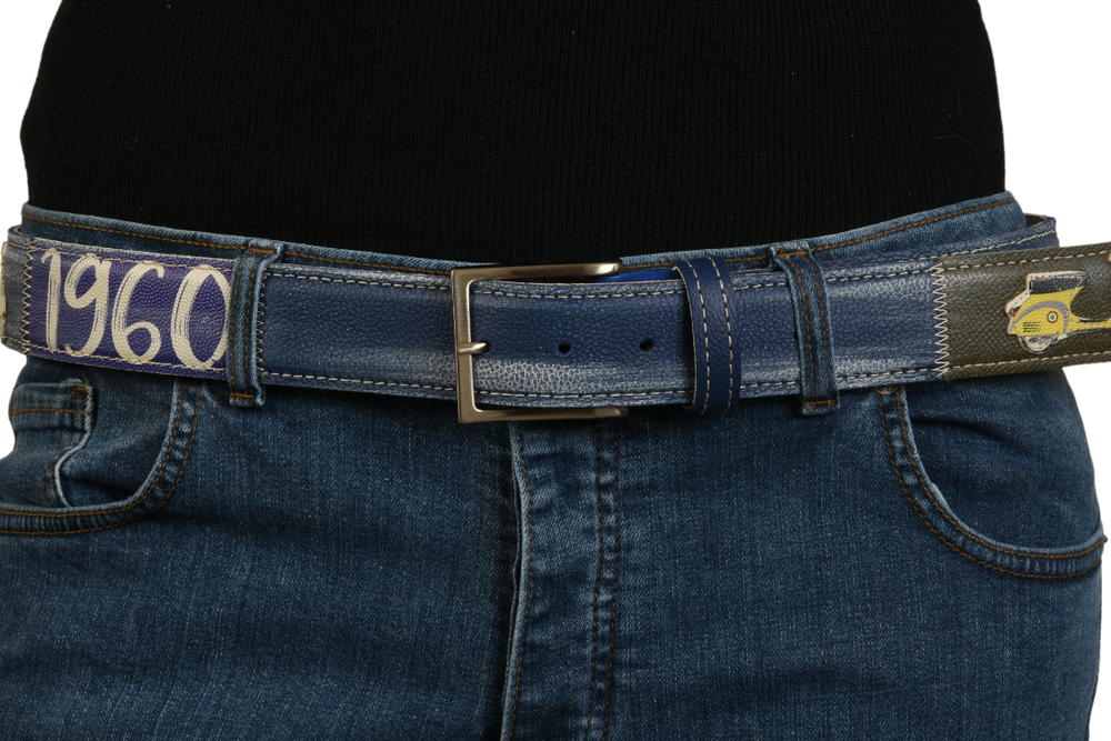 Cintura 'Italian Ride' con scritta 1960 e Vespa