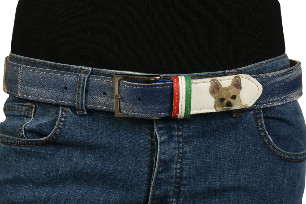 Cintura 'Pet Love' indossata, dettaglio cane e fibbia