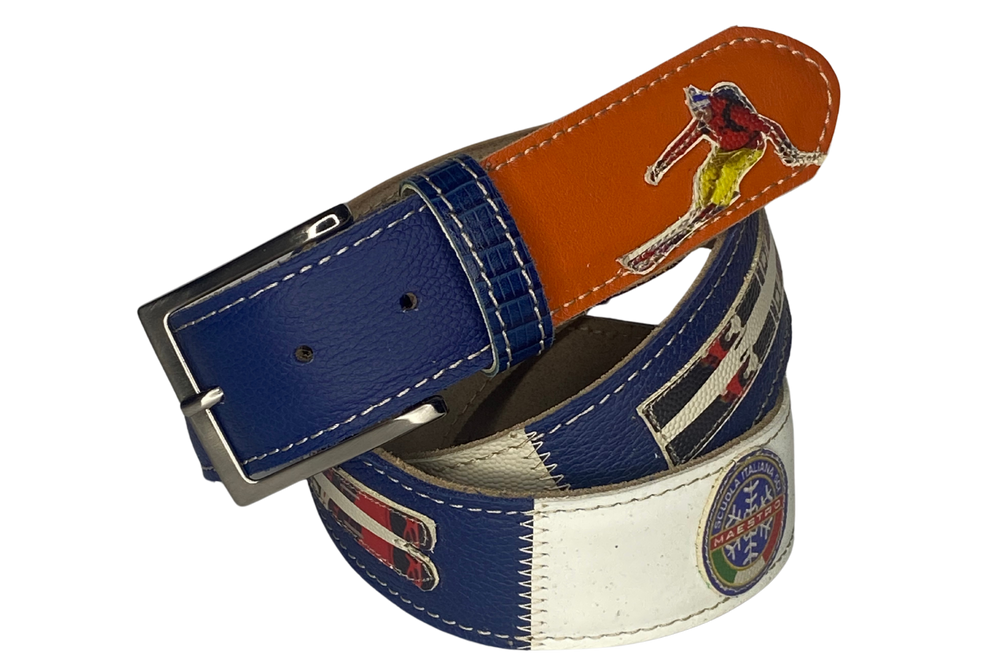 Cintura artigianale blu con fibbia e decorazioni sportive