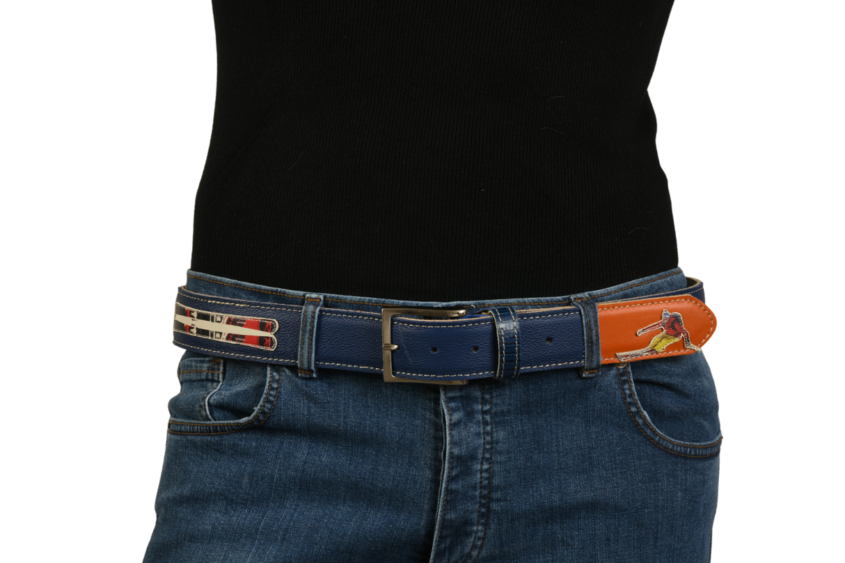 Cintura sportiva blu e arancione indossata su jeans