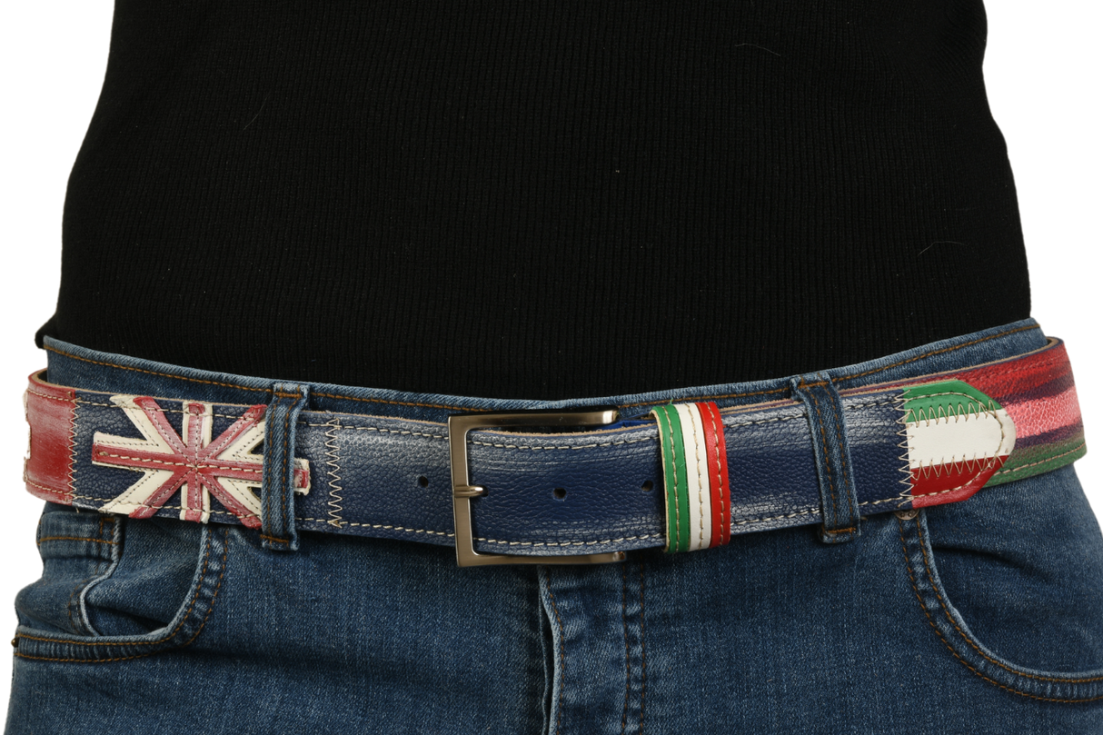 Cintura con bandiere indossata frontalmente