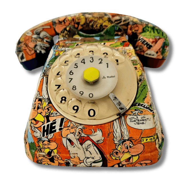 Telefono vintage Asterix con arte fumetti vivace