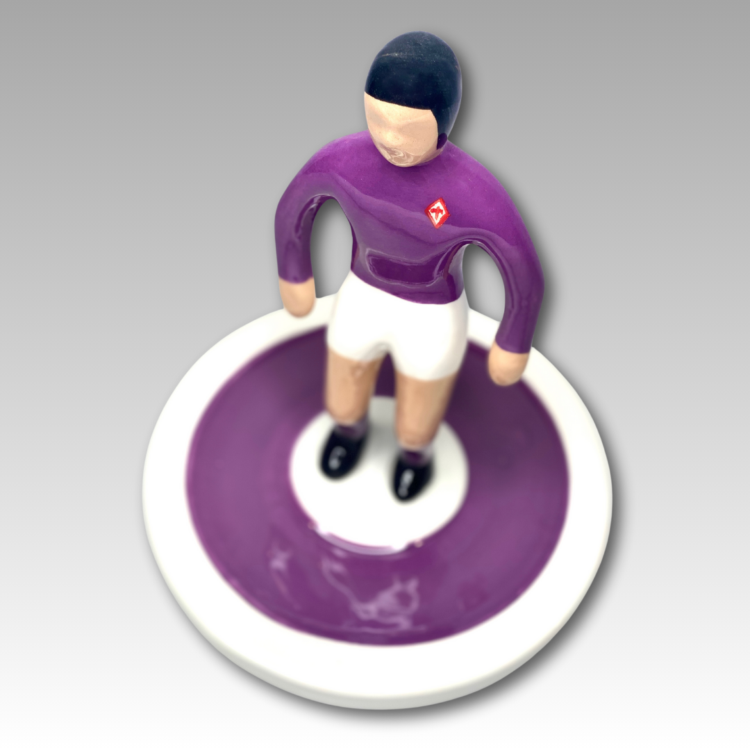Vista dall'alto statuetta Subbuteo ceramica viola