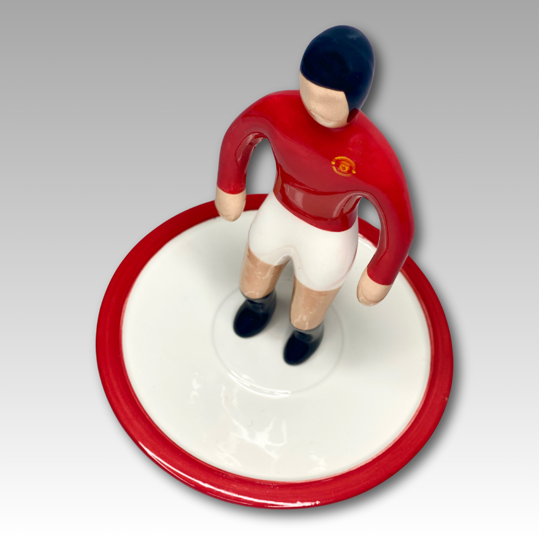 Vista dall'alto figura Subbuteo rossa e bianca