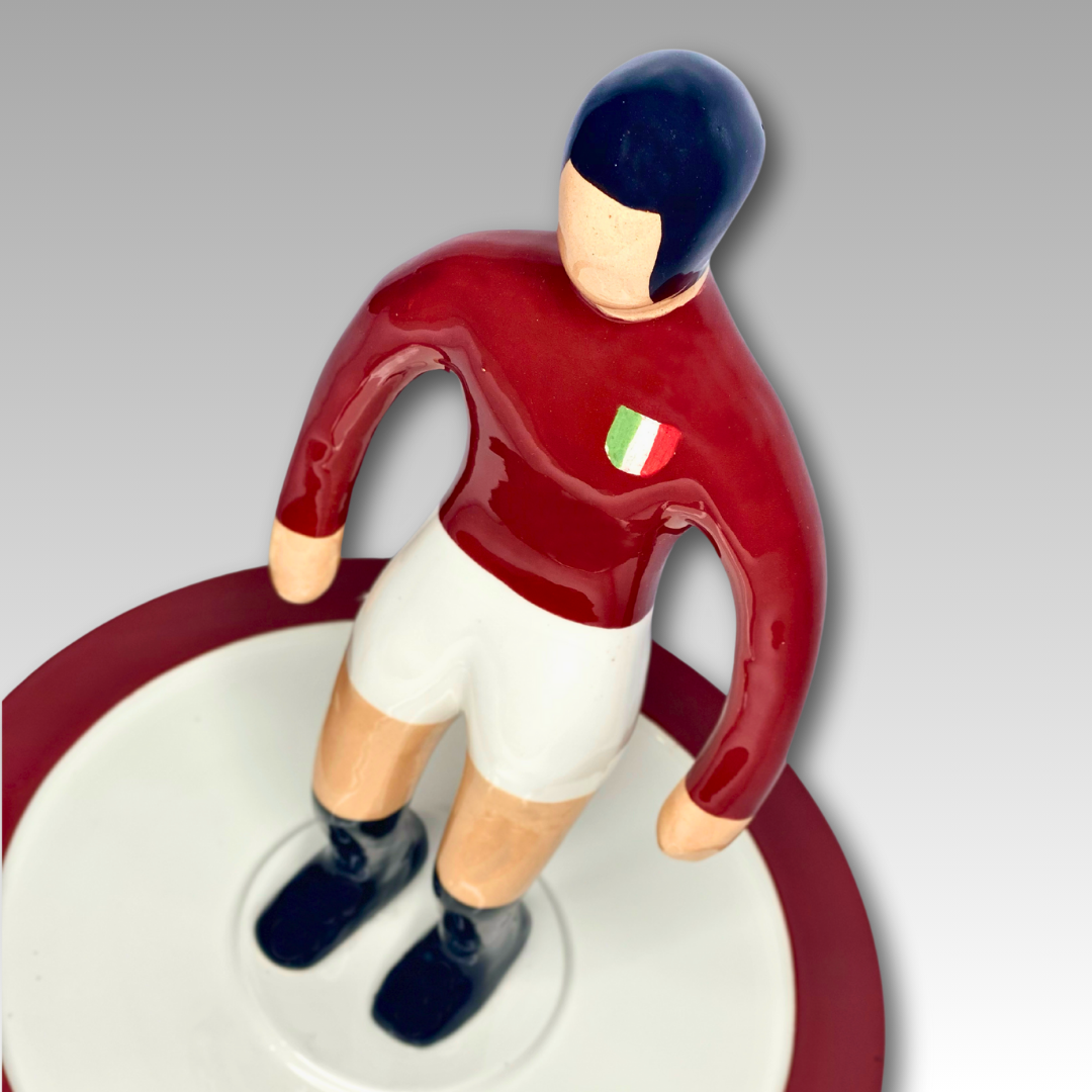 Vista dall'alto statuetta Subbuteo ceramica granata