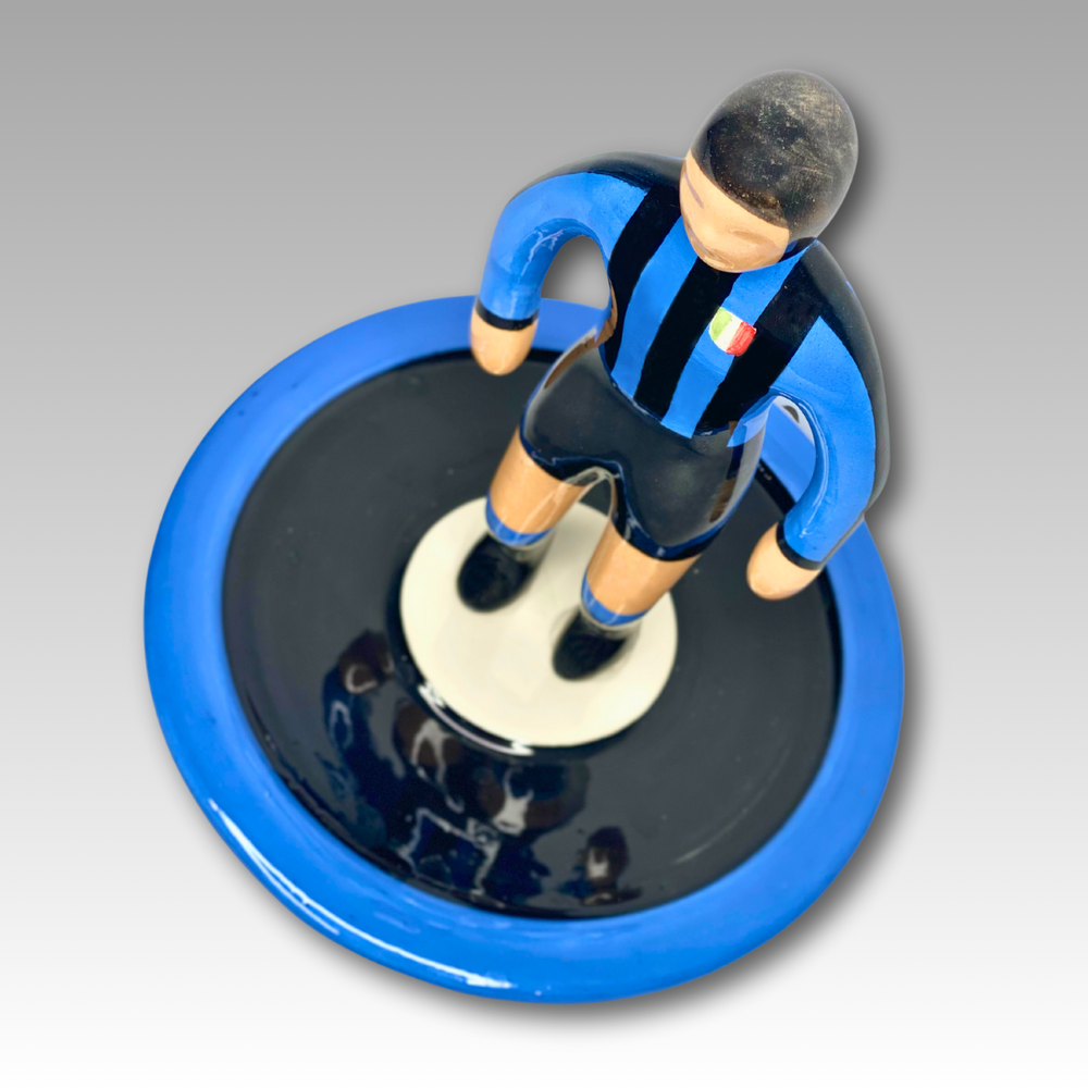 Vista dall'alto statuetta Subbuteo ceramica blu e nero