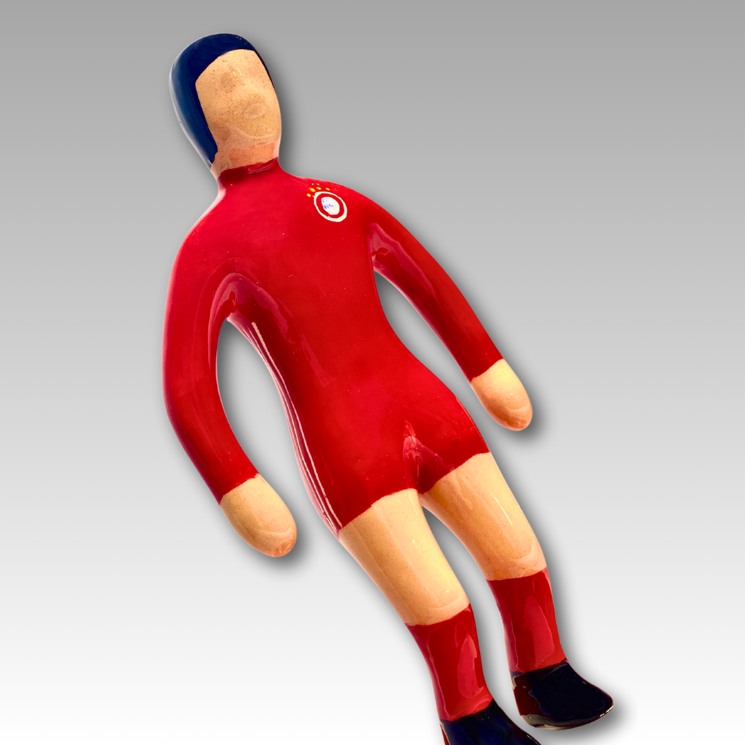 Figura Subbuteo ceramica rossa in posa