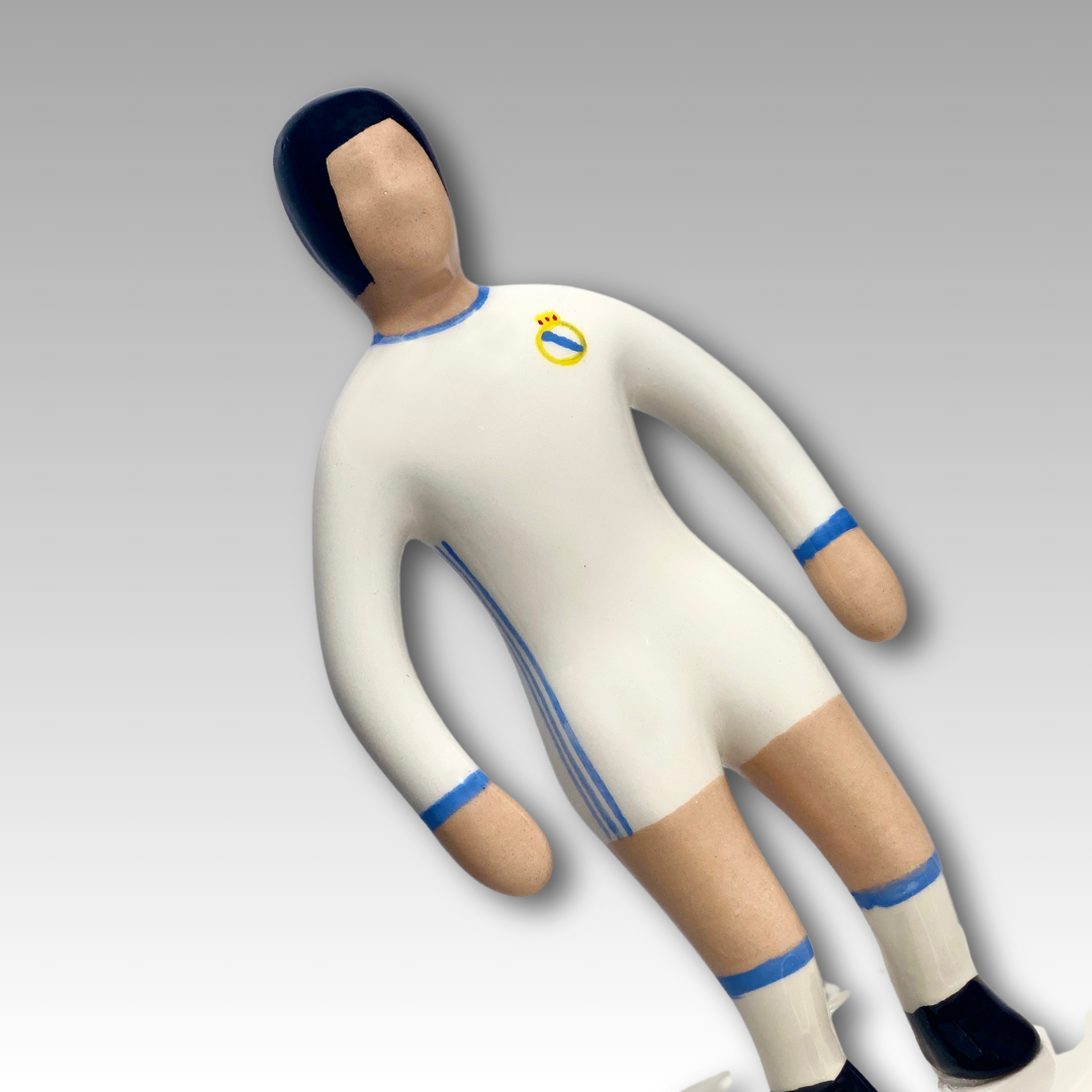 Figura Subbuteo ceramica bianca in posa
