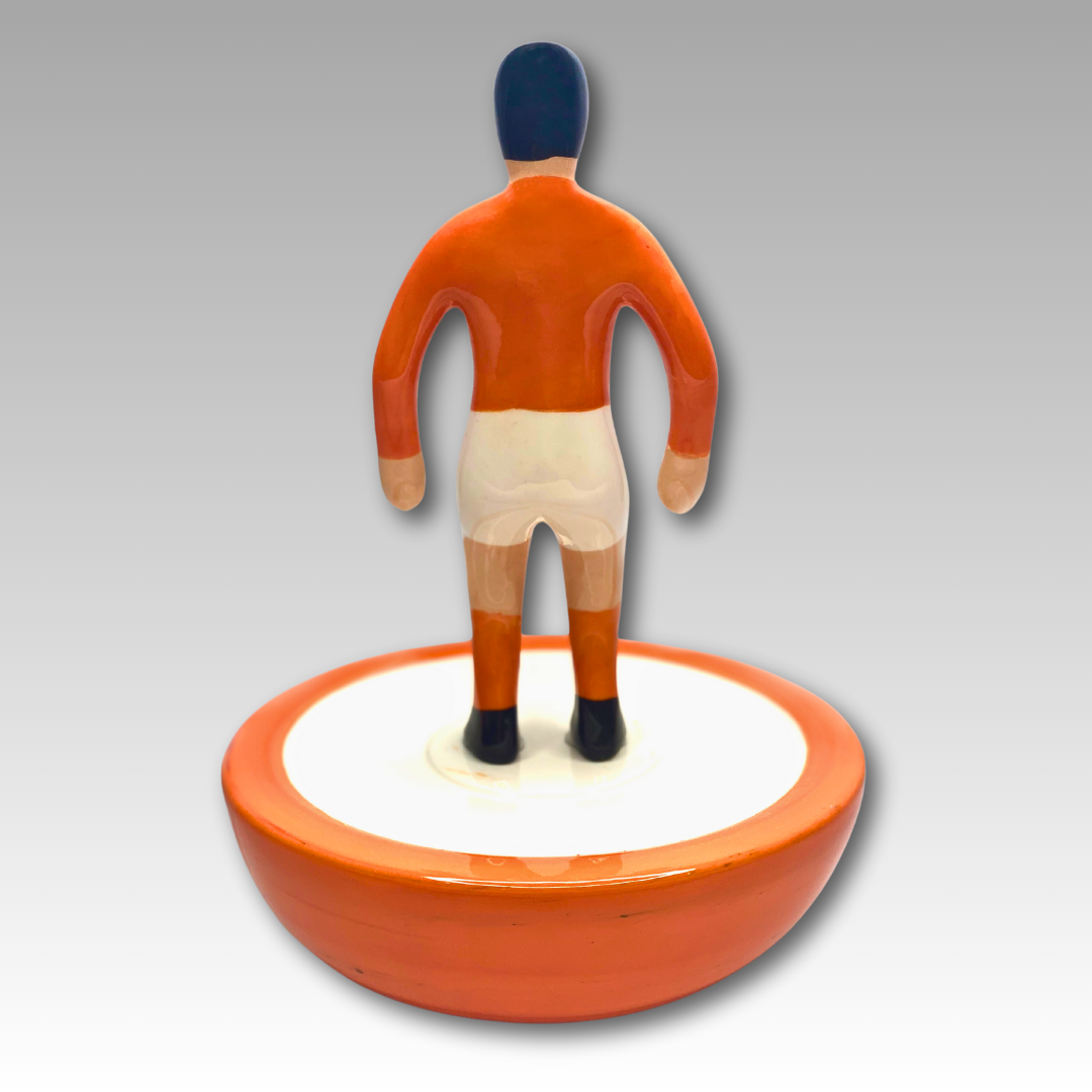 Retro statuina ceramica Subbuteo arancione e bianca