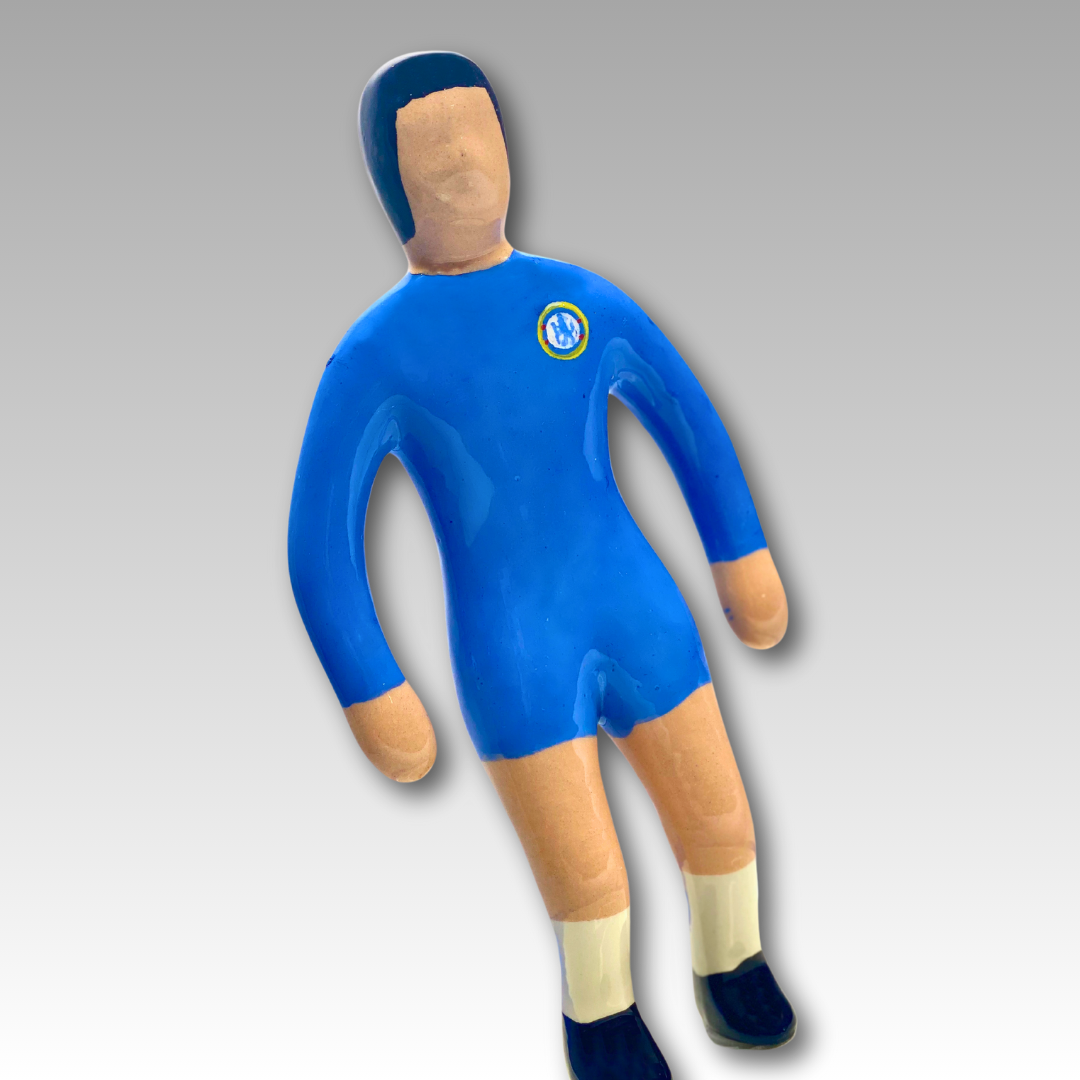 Figura Subbuteo ceramica blu in posa