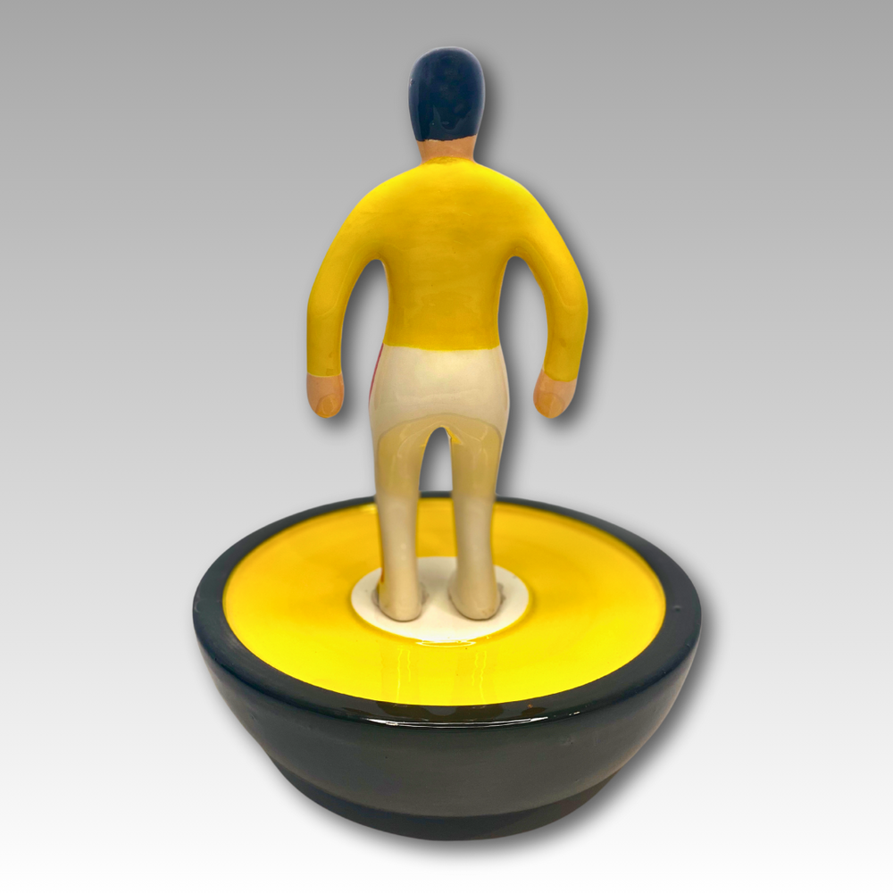 Retro statuina ceramica Subbuteo cantante giallo e bianco