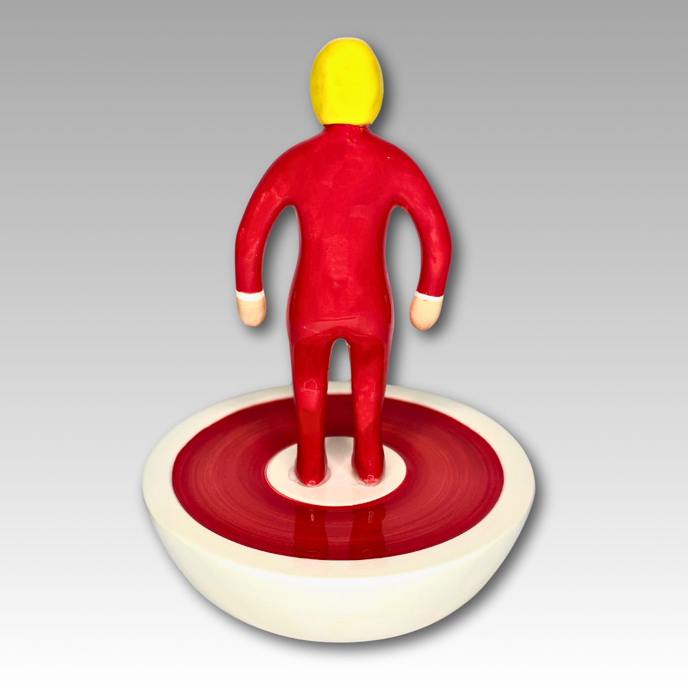 Retro statuina ceramica Subbuteo pilota rosso e giallo