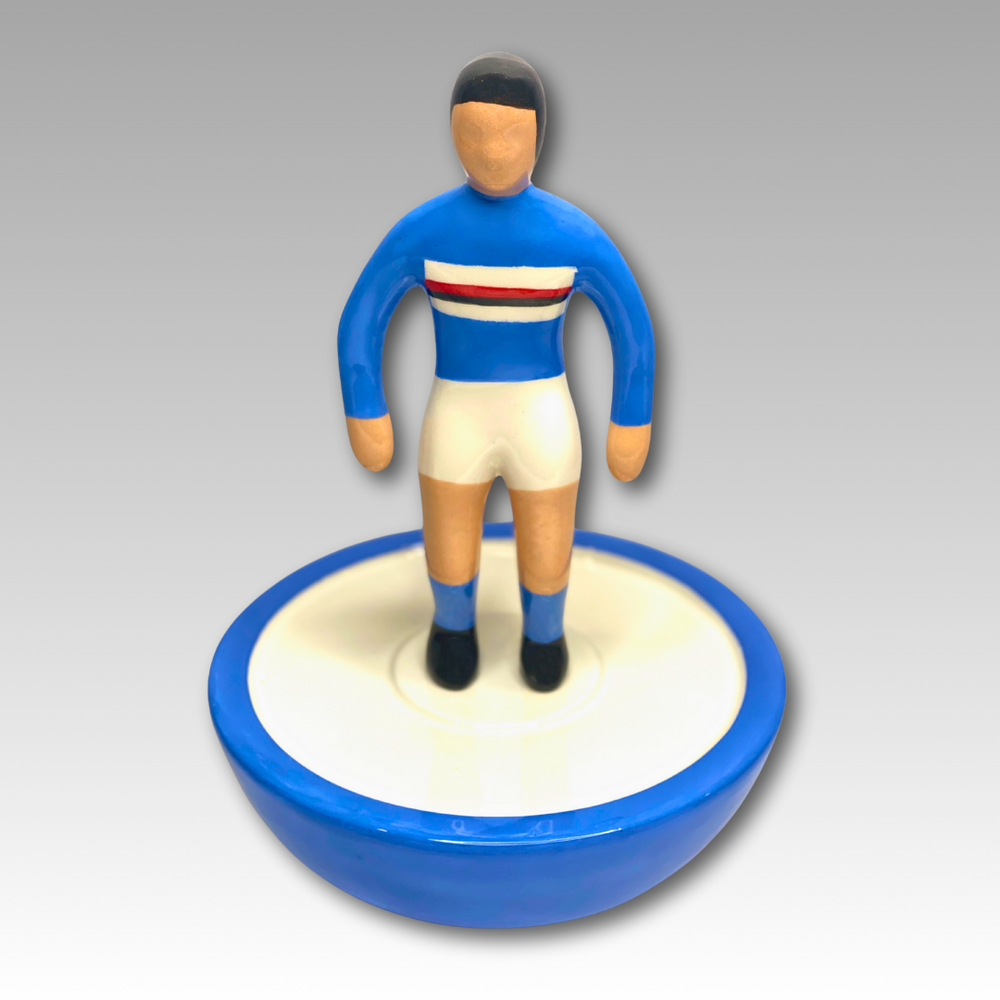 Statuetta Subbuteo ceramica blu e bianco Serie A