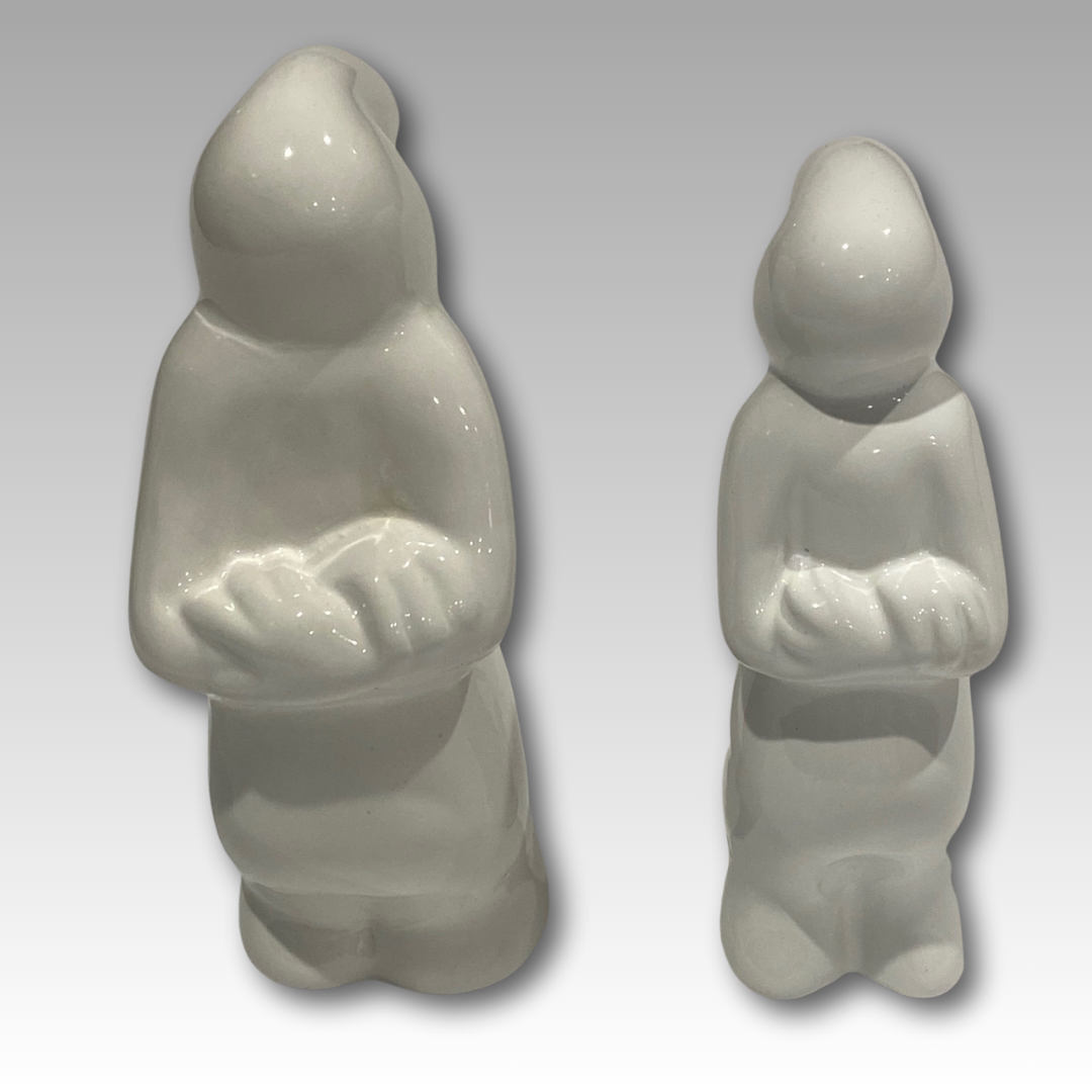 Due statuette La Linea in ceramica, vista frontale