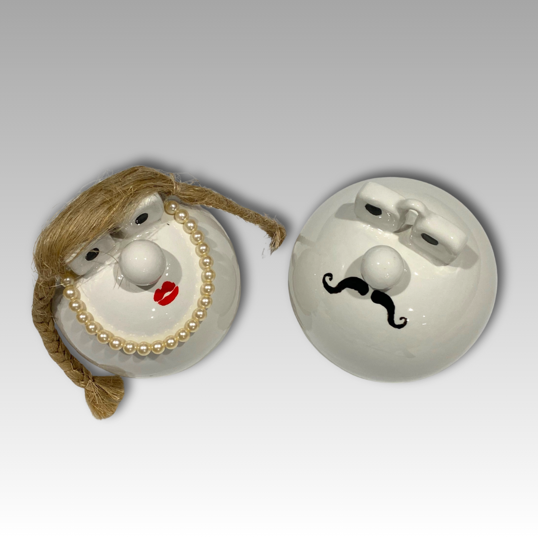 Duo Papalla in ceramica, baffi e collana