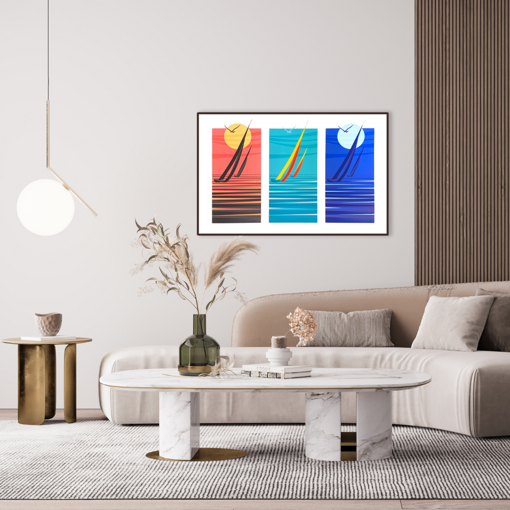 Ambientazione quadro Serigrafia "Riflessi" di Amleto Dalla Costa: trilogia serigrafica che esplora la bellezza del mare in momenti diversi, illuminando ogni spazio con arte unica.