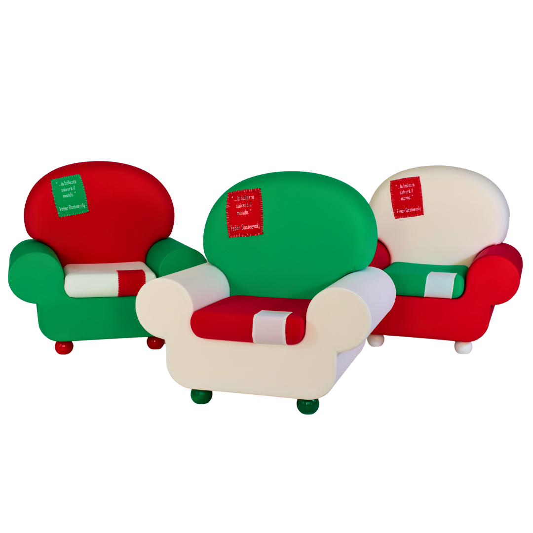 Tre poltrone Papì in diversi colori vivaci