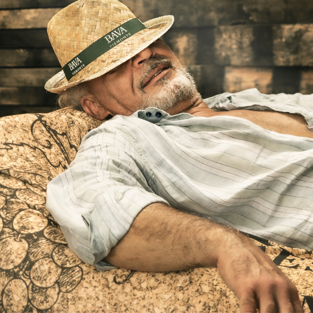 TAPPONE – Il Divano-Amaca che Sa di Vino