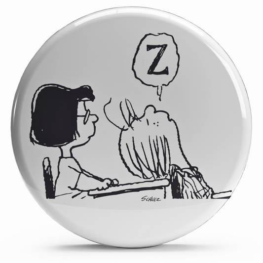 Bollino adesivo di Lucy a scuola, con un fumetto con la lettera 'Z', diametro 2,5 cm.