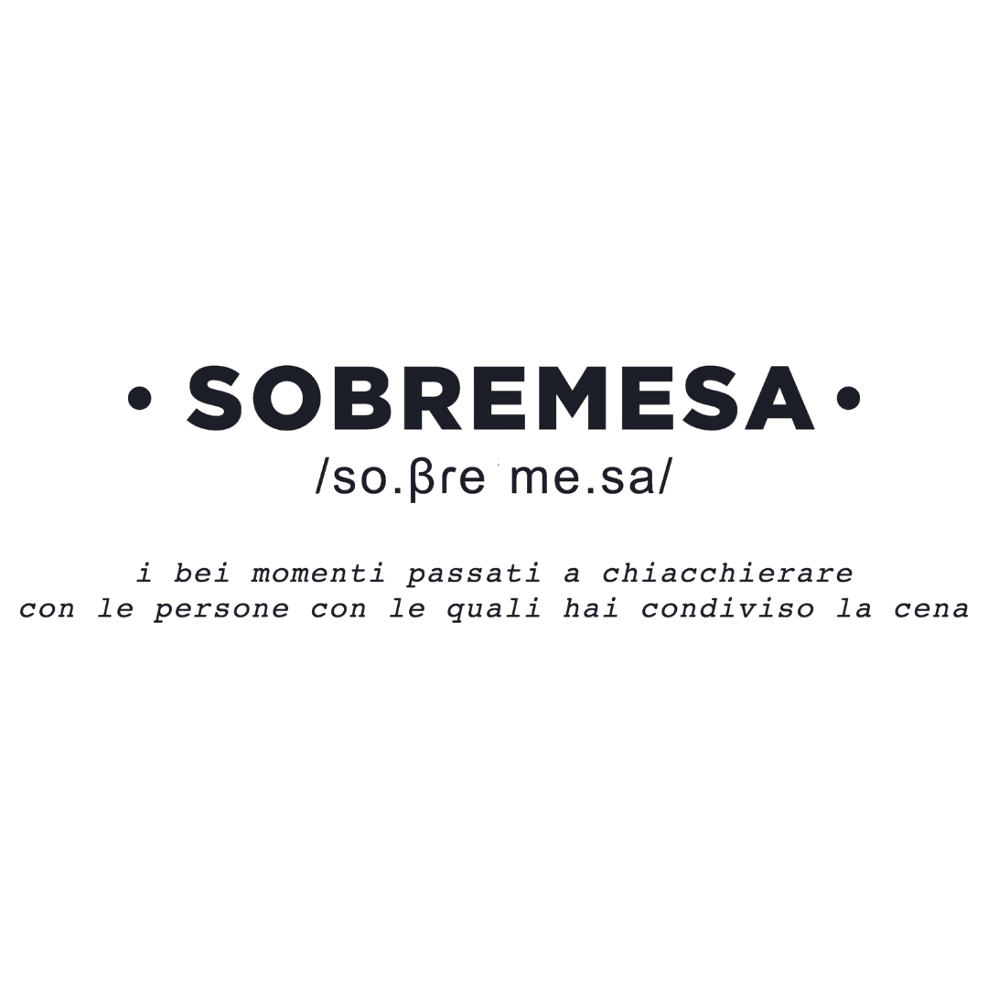 Adesivo murale 'Sobremesa' in carattere elegante su parete bianca, simbolo di convivialità e relax dopo cena, da Mycrom.art.
