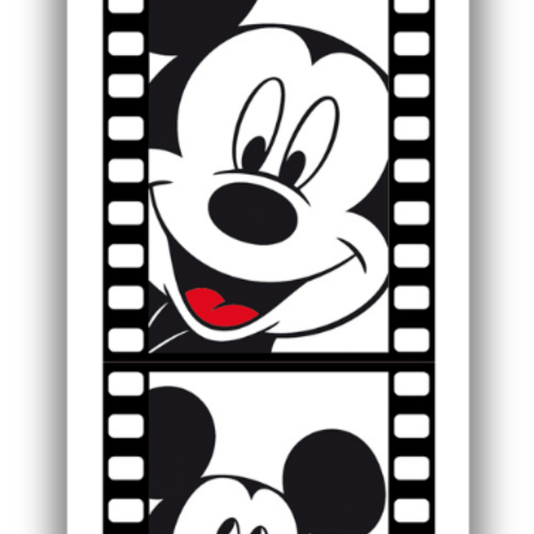 Dettaglio Quadro Opera d'Arte di Una striscia cinematografica artistica che presenta Mickey Mouse in varie pose affettuose, perfetta per aggiungere un tocco di romanticismo e storia del cinema a qualsiasi ambiente.