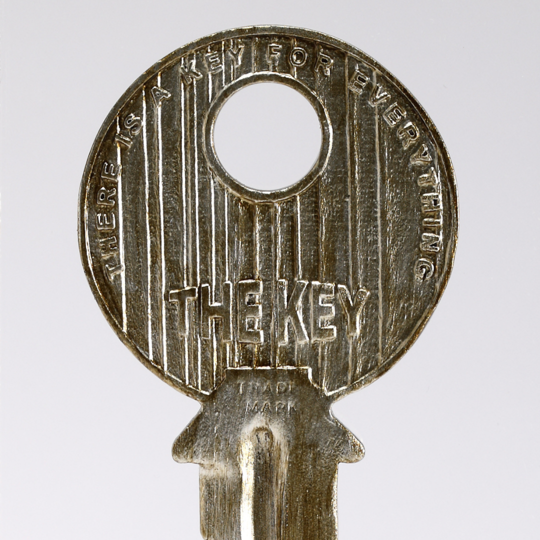 Dettaglio scultura The Key di Johnny Hermann