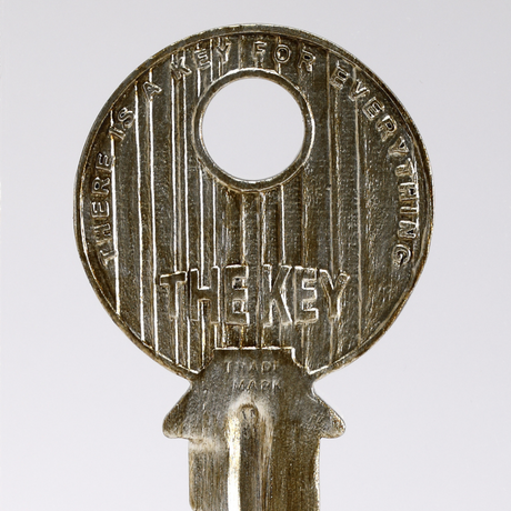 Dettaglio scultura The Key di Johnny Hermann