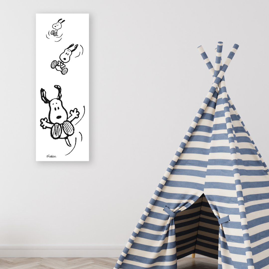 Ambientazione di "SNOOPY che vola" di Charles Schulz, con sfondo bianco, mostra Snoopy in diverse pose aeree.