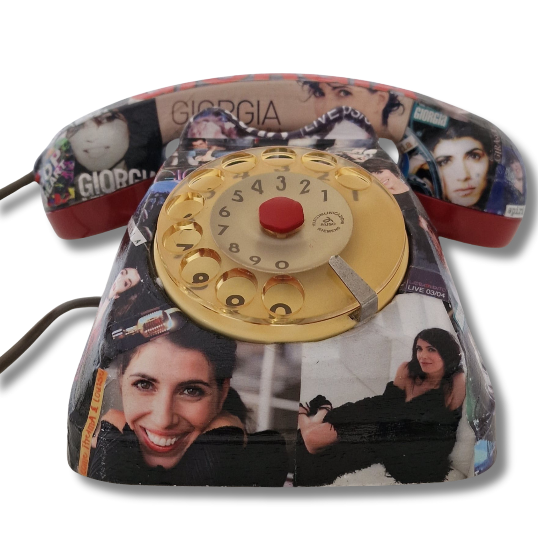 Dettaglio frontale telefono vintage Giorgia con disco combinatore