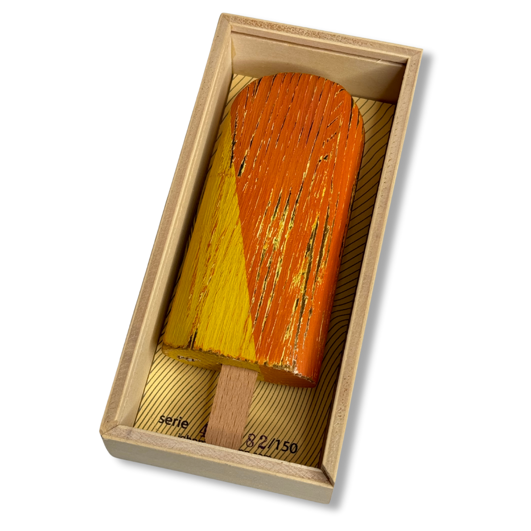 Dettaglio Pinguino Gelato in legno in scatola