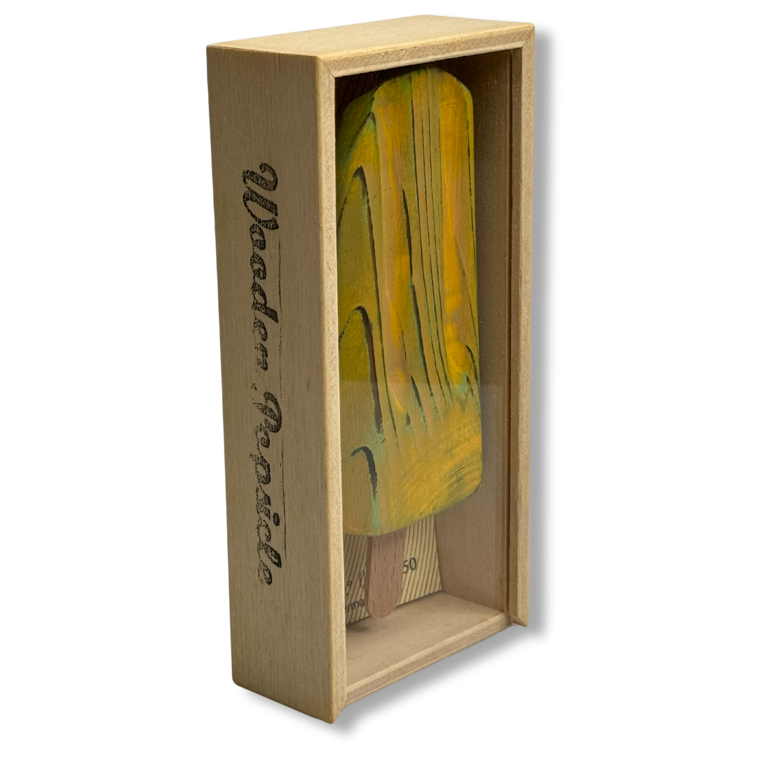 Scultura gelato in legno giallo-verde, vista laterale in scatola