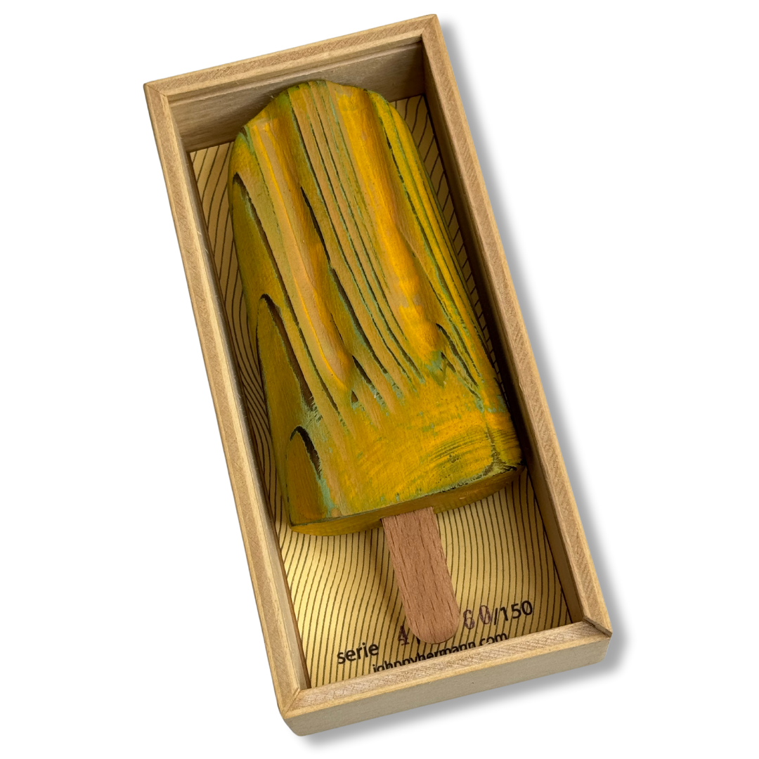 Pinguino gelato in legno giallo-verde, aperto in scatola