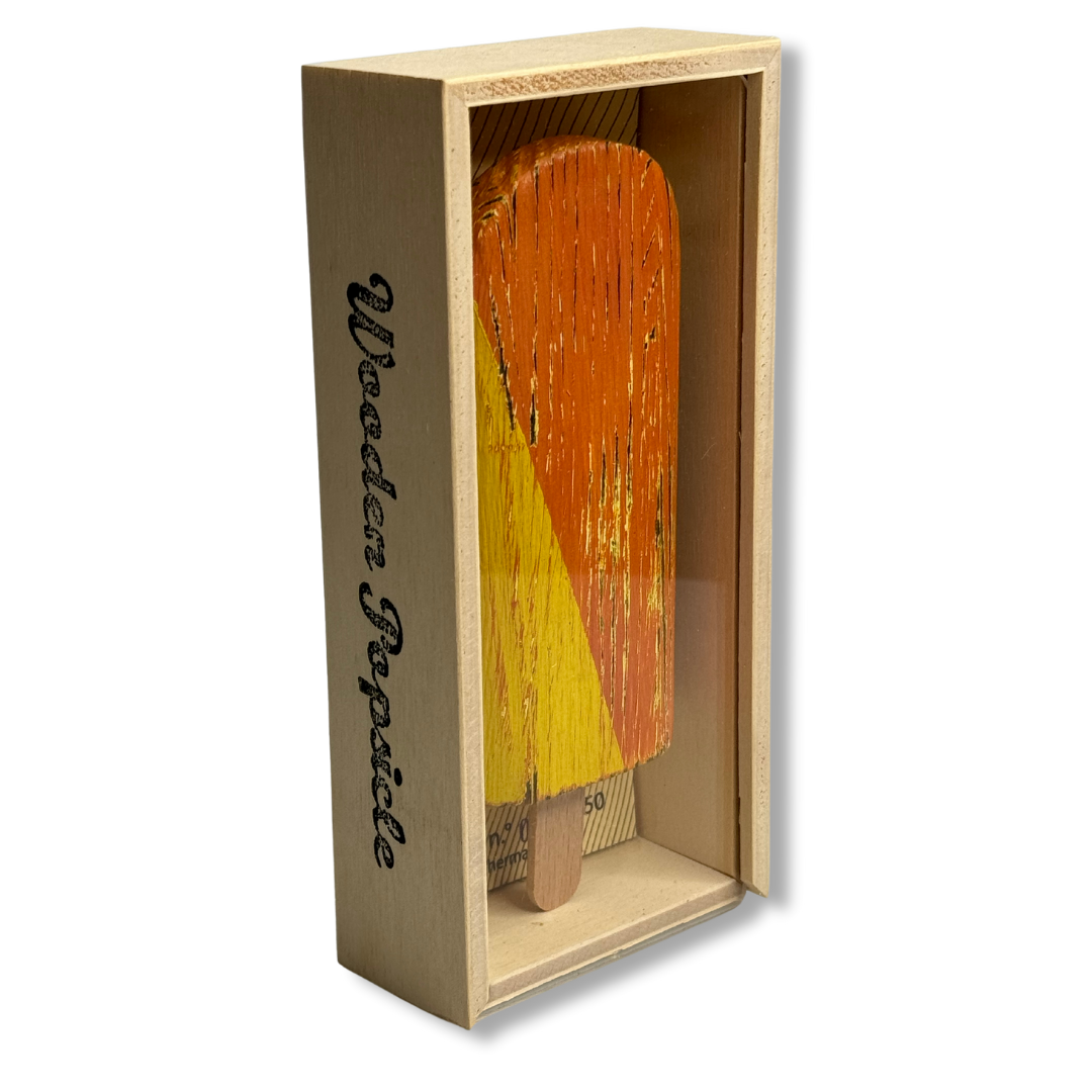 Scultura Pinguino Gelato in legno in confezione laterale