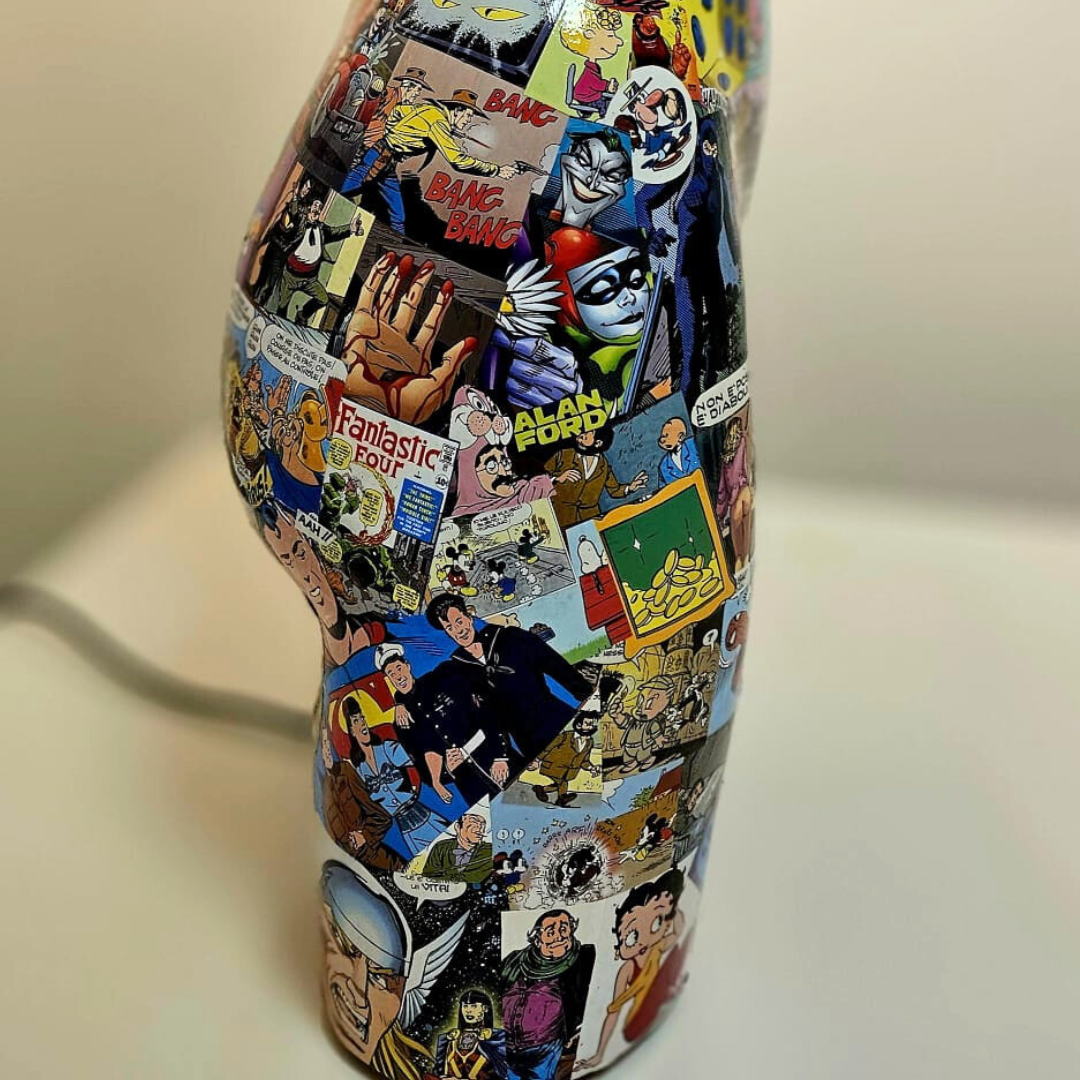 Base laterale destra lampada COMIXLIGHT con fumetti