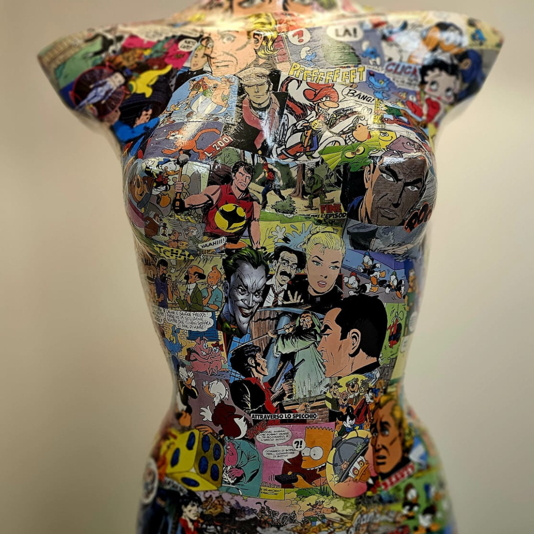 Primo piano collage fumetti su lampada COMIXLIGHT