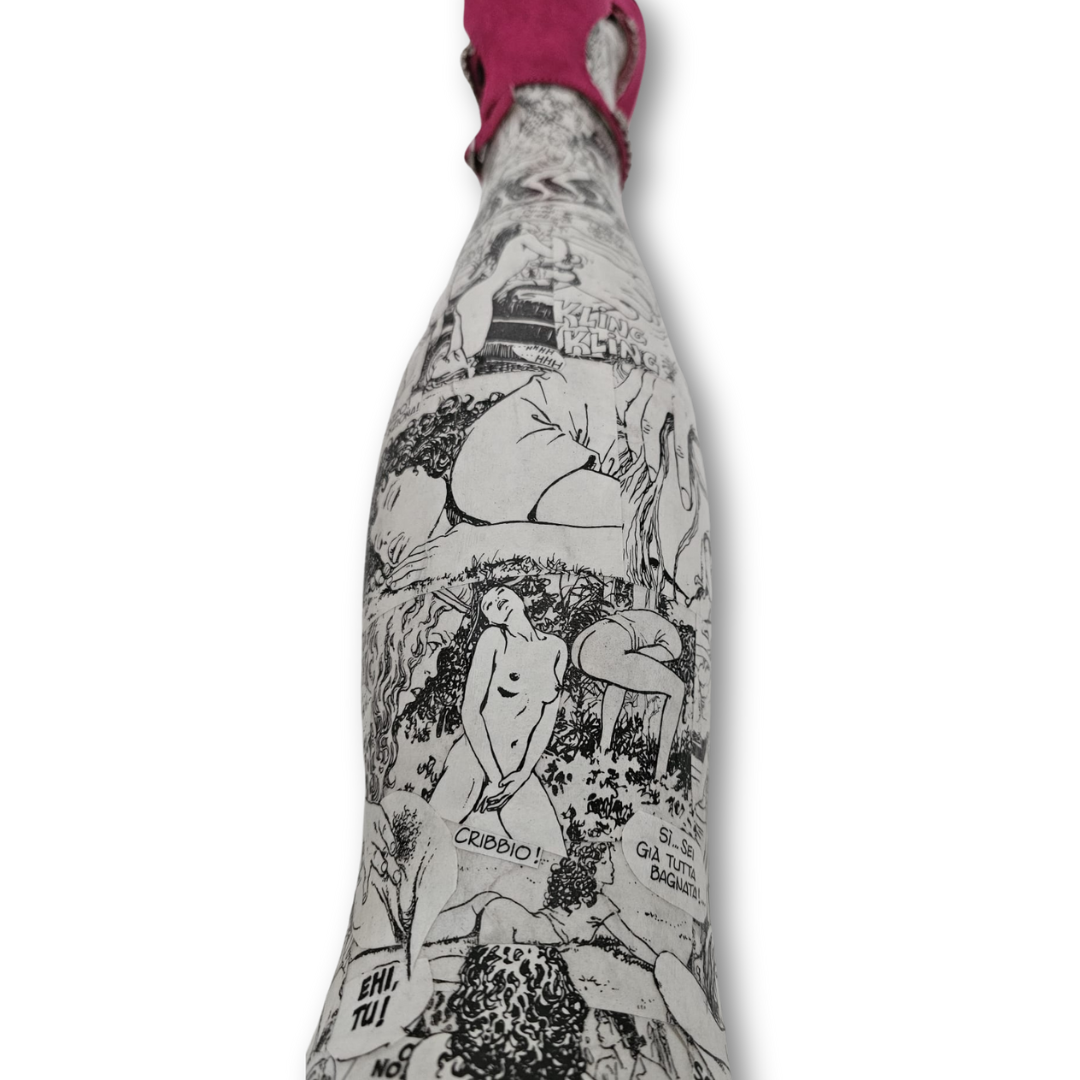 Dettaglio fumetti di Milo Manara su gamba artistica