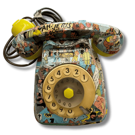 Telefono vintage decorato con fumetti di Tintin