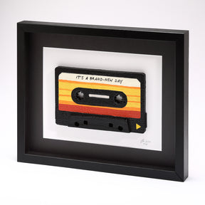 Cassetta vintage incorniciata 'It's a Brand-New Day' in legno