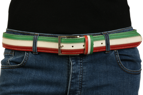 Cintura tricolore italiana indossata su jeans