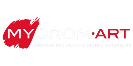 LOGO MYCROMART positivo, con Mycrom Bianco, punto al centro, e art rosso, in lettere maiuscole.