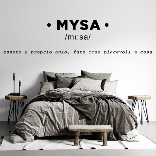 Ambientazione Sticker da parete MYSA raffigurante la gioia del relax casalingo, in perfetto stile scandinavo per interni moderni e confortevoli.