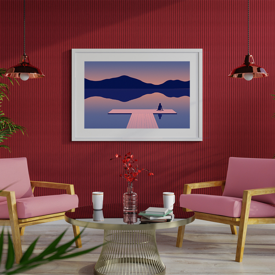 Ambientazione quadro in salotto Arte contemporanea 'A Glassy Lake' di Joey Guidone, raffigurante una persona seduta su un molo in un lago calmo al tramonto, in una scena di pace, appeso alla parete