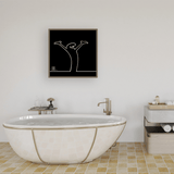 Ambientazione Immagine minimalista di MrLINEA con le braccia alzate in segno di gioia ed esultanza, in bianco su fondo nero, opera di Osvaldo Cavandoli.